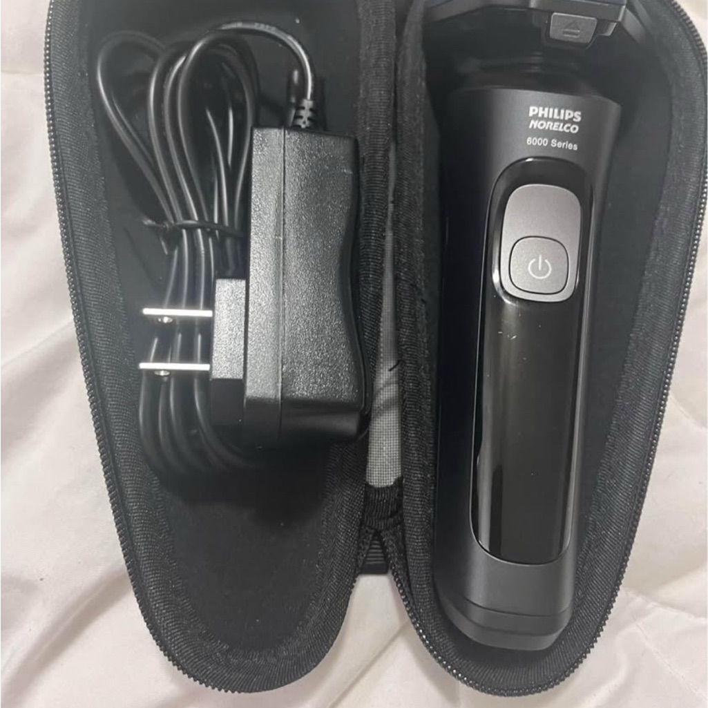 Philips Norelco 6000 Series Shaver With Trimmer Black Philips Norelco 6000 Series Shaver With Trimmer Black